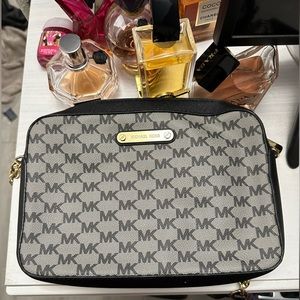 Michael Kors cross body bag.